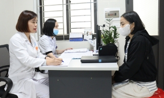 Gia tăng vô sinh, hiếm muộn ở người trẻ: Báo động từ lối sống hiện đại